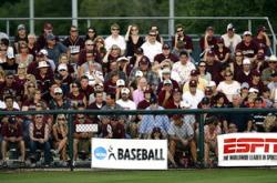 最后时刻胜出首场状态出色，塞尔维亚队观众沸腾！西亚卡姆重返赛场全场沸腾不已
